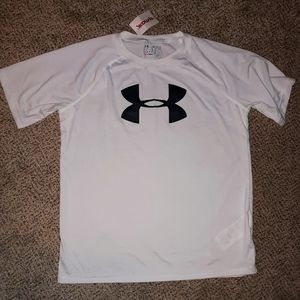Boys under armour tshirt
